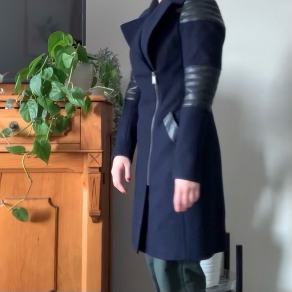 DKNY Coat - Picture 5 of 8